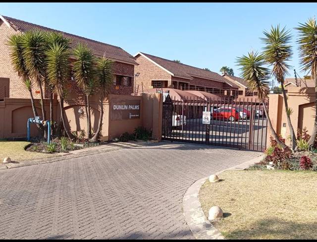 2 BEDROOM TOWNHOUSE FOR SALE IN TERENURE